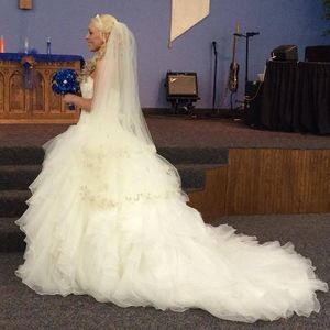 Meet your Posher, Elizabeth